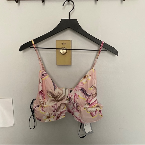 MISSGUIDED Tropical Print Crop Camisole - Picture 5 of 6